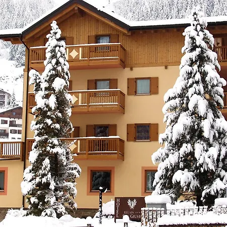 Hotel Relais San Giusto à Campitello di Fassa Extérieur photo